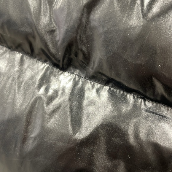 Black Cropped Puffer - Picture 3 of 4